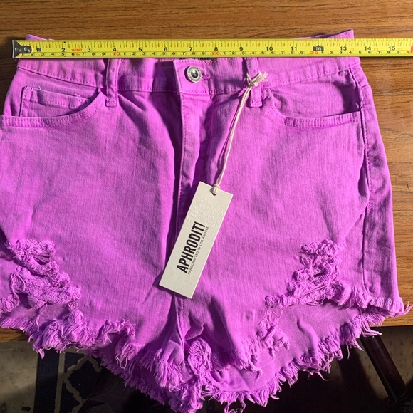 Aphrodite Purple high rise jean shorts- NWT - Picture 6 of 8